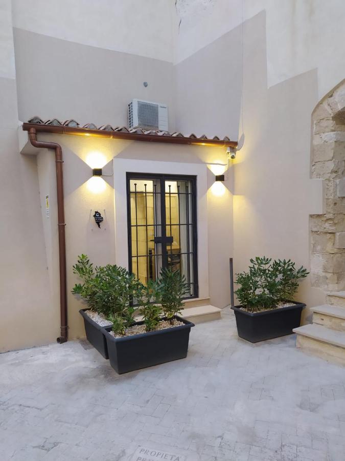 La Punta Di Ortigia Holiday Home Syracuse Exterior photo
